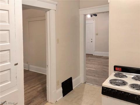 220 Ralph Ct NW, Canton, OH 44708 photo 3