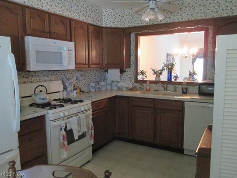 114 Windgate Dr, Elyria, OH 44035 photo 11