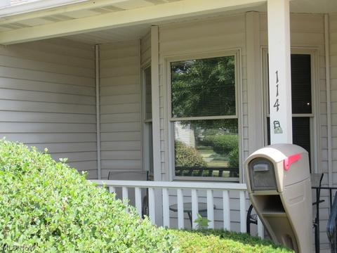 114 Windgate Dr, Elyria, OH 44035 photo 3