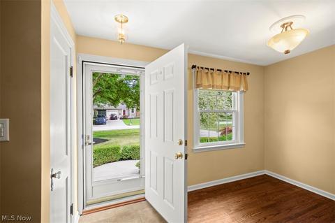 34130 Maple Dr, Solon, OH 44139 photo 3