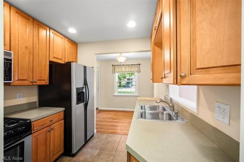 34130 Maple Dr, Solon, OH 44139 photo 13