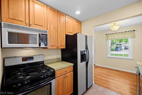 34130 Maple Dr, Solon, OH 44139 photo 11