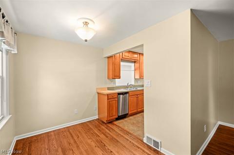 34130 Maple Dr, Solon, OH 44139 photo 10