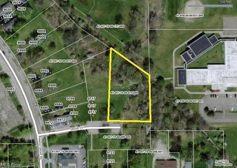 9725 Grove Ct, Windham, OH 44288 photo 1
