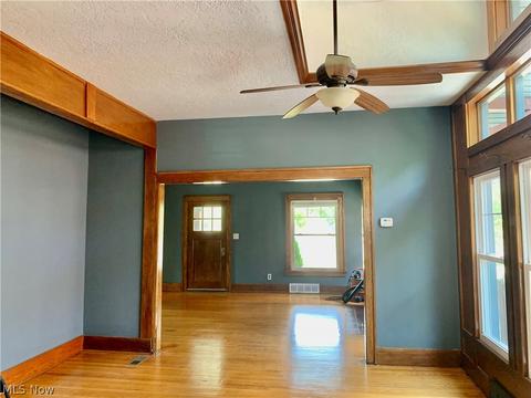 17280 Libby Rd, Maple Heights, OH 44137 photo 3