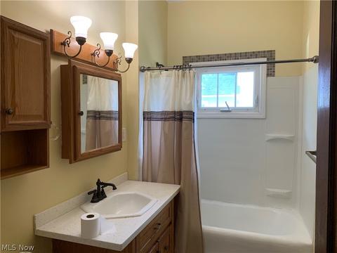 17280 Libby Rd, Maple Heights, OH 44137 photo 6