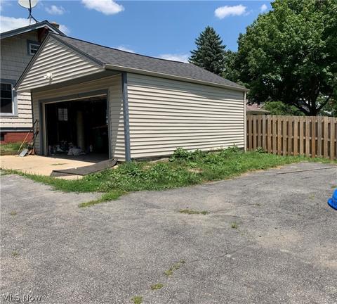 17280 Libby Rd, Maple Heights, OH 44137 photo 10