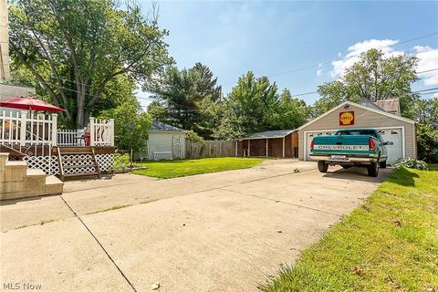 223 Eastern Heights Blvd, Elyria, OH 44035 photo 2