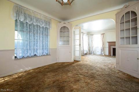 17200 Libby Blvd, Maple Heights, OH 44137 photo 8