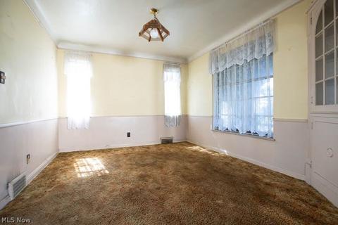 17200 Libby Blvd, Maple Heights, OH 44137 photo 7