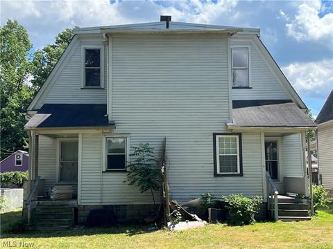 322 Smith St, Niles, OH 44446 photo 2