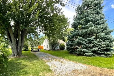 1815 Ronald Rd, Akron, OH 44312 photo 3