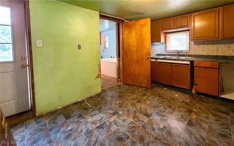 1815 Ronald Rd, Akron, OH 44312 photo 8