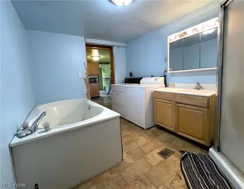 1815 Ronald Rd, Akron, OH 44312 photo 9