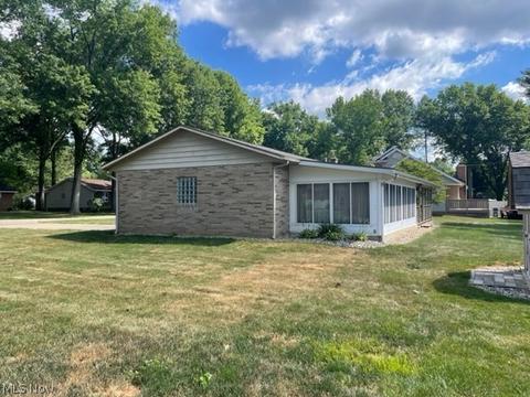200 E 27th St, Dover, OH 44622 photo 3