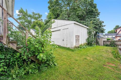 1104 Dayton St, Akron, OH 44310 photo 4