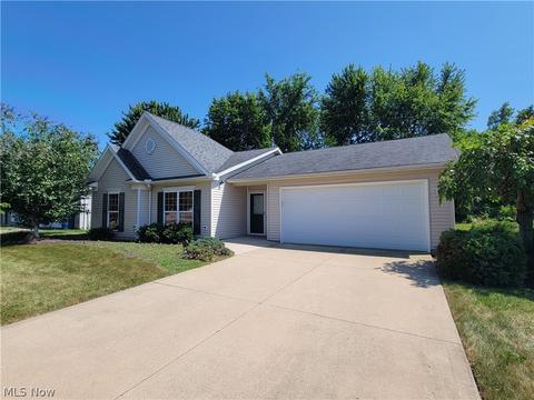 2261 Stonepath St, Lorain, OH 44052 photo 2