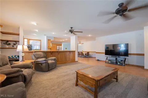402 W Main St, Lagrange, OH 44050 photo 8