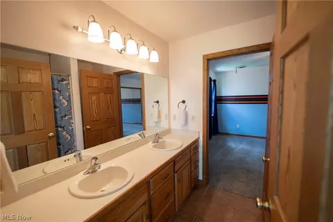 402 W Main St, Lagrange, OH 44050 photo 18