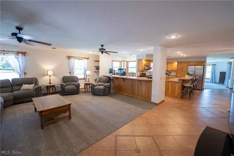 402 W Main St, Lagrange, OH 44050 photo 10