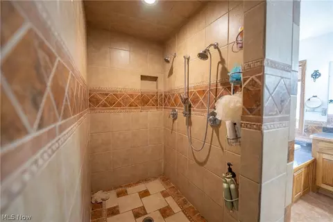 402 W Main St, Lagrange, OH 44050 photo 15