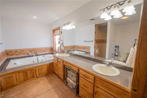 402 W Main St, Lagrange, OH 44050 photo 16