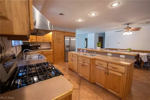 402 W Main St, Lagrange, OH 44050 photo 7