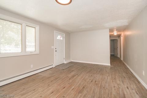 717 Delaware Ave, Elyria, OH 44035 photo 8
