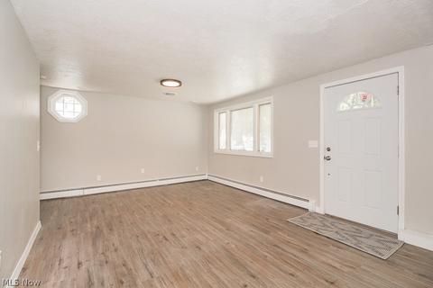 717 Delaware Ave, Elyria, OH 44035 photo 6
