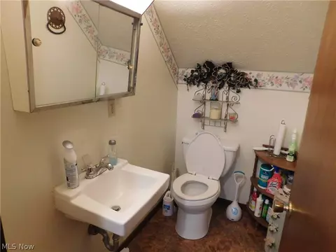 1721 Douglas Ave, Elyria, OH 44035 photo 11