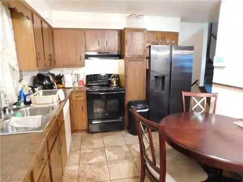 1721 Douglas Ave, Elyria, OH 44035 photo 8