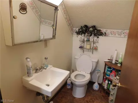 1721 Douglas Ave, Elyria, OH 44035 photo 11