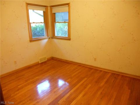 6247 Meadowbrook Dr, Mentor, OH 44060 photo 9