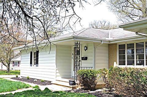 302 Vassar Ave, Elyria, OH 44035 photo 1