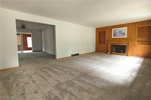 302 Vassar Ave, Elyria, OH 44035 photo 2