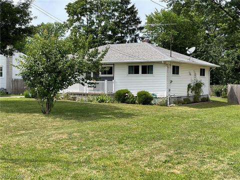 455 E 47th St, Lorain, OH 44052 photo 2