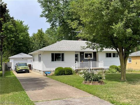 455 E 47th St, Lorain, OH 44052 photo 1