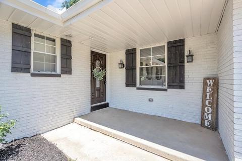 8317 Steeplechase Dr, Mentor, OH 44060 photo 3