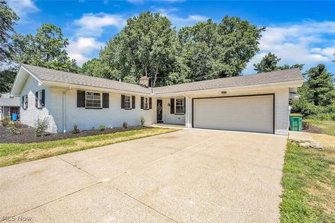 8317 Steeplechase Dr, Mentor, OH 44060 photo 1