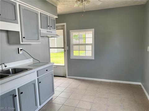 4220 Willow Ave, Lorain, OH 44055 photo 13