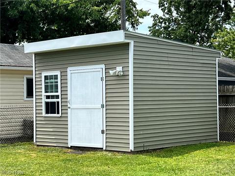 4220 Willow Ave, Lorain, OH 44055 photo 4