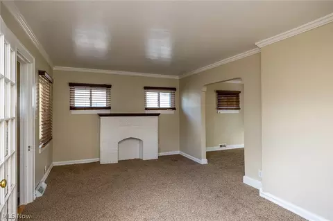 153 Longfellow St, Elyria, OH 44035 photo 5