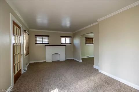 153 Longfellow St, Elyria, OH 44035 photo 8