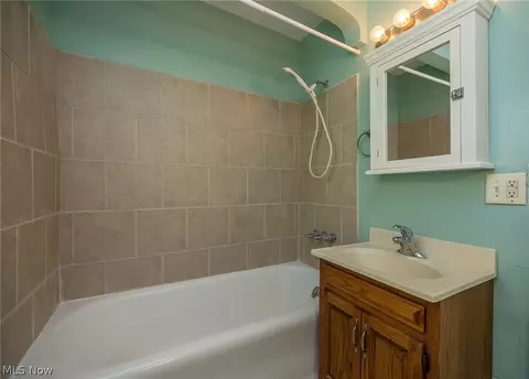 153 Longfellow St, Elyria, OH 44035 photo 22