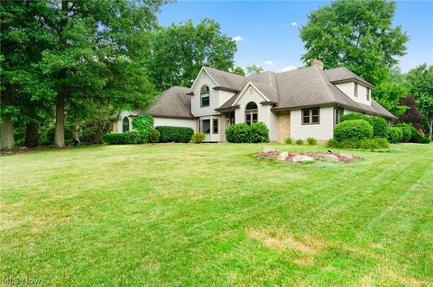 818 Park Harbour Dr, Boardman, OH 44512 photo 1