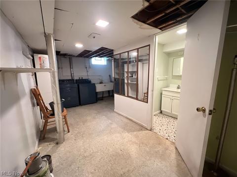 951 E 248th St, Euclid, OH 44123 photo 14