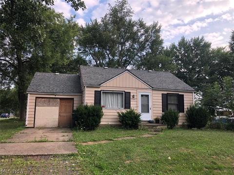2340 3rd St SE, Canton, OH 44707 photo 1
