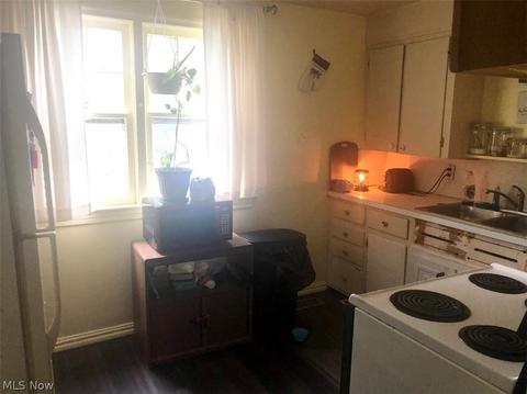 2340 3rd St SE, Canton, OH 44707 photo 9