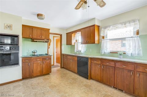 4183 Spring Crest Dr, Brooklyn, OH 44144 photo 6