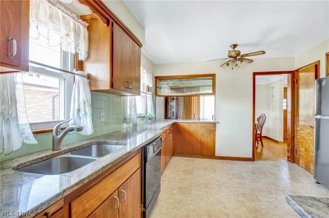 4183 Spring Crest Dr, Brooklyn, OH 44144 photo 7